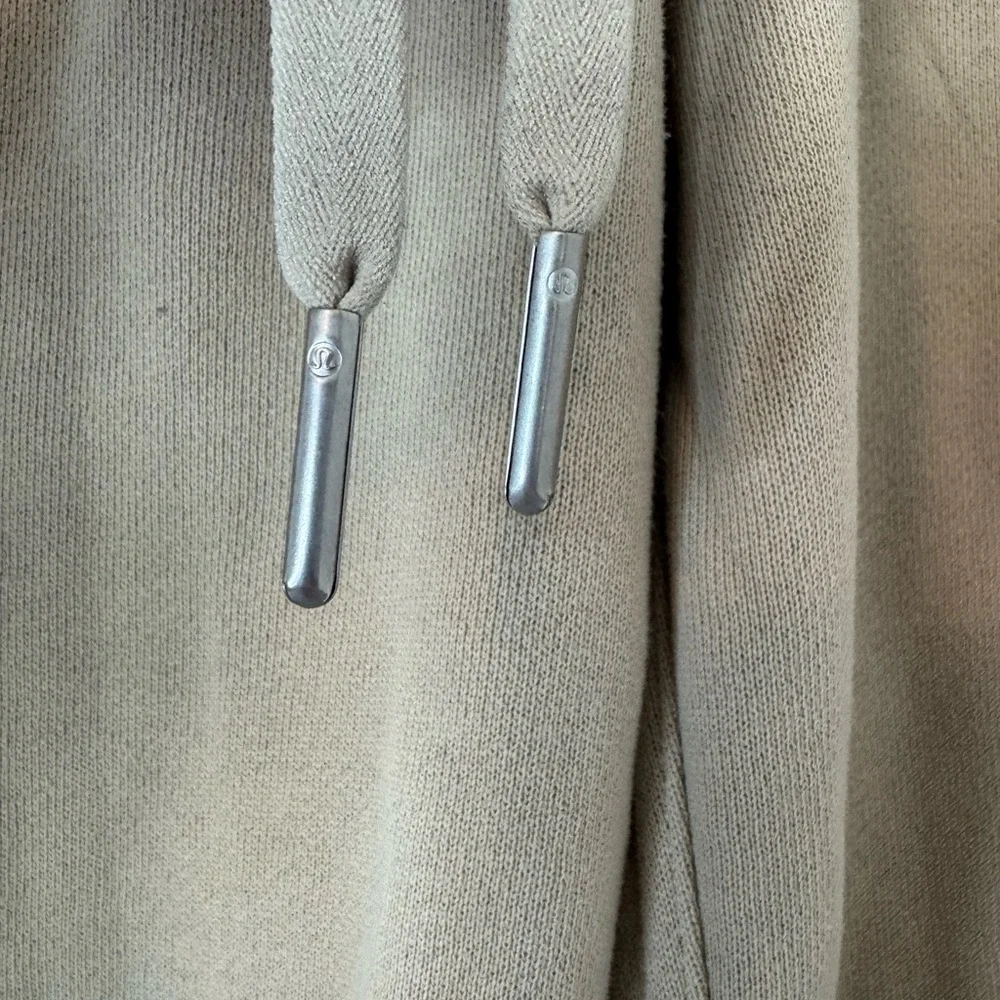 Lululemon Scuba Beige Drawstring Jogger - Picture 4 of 6